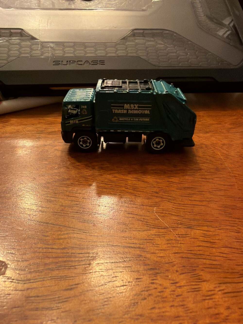 Matchbox MBX Trash Removal '08 Garbage Truck